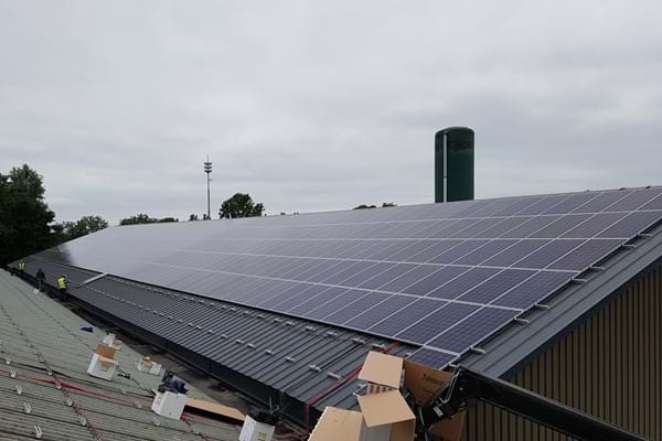 Barneveld / ValkPitched Trapézoïdal - Van der Valk Solar Systems