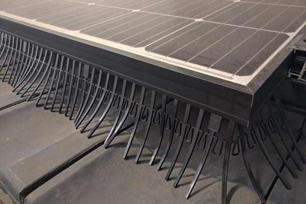 Connecteur inox pour liaison équipotentielle de panneaux photovoltaïques