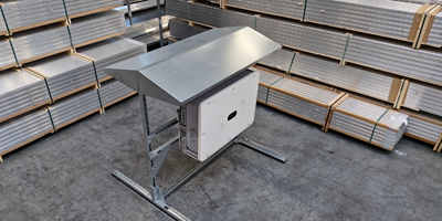 PV Inverter Shelter met omvormer erop gemonteerd